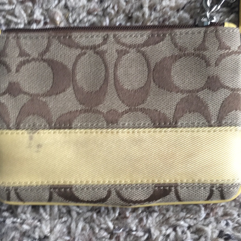 🌷 Yellow Coach Wristlet 🌷 - Picture 3 of 5